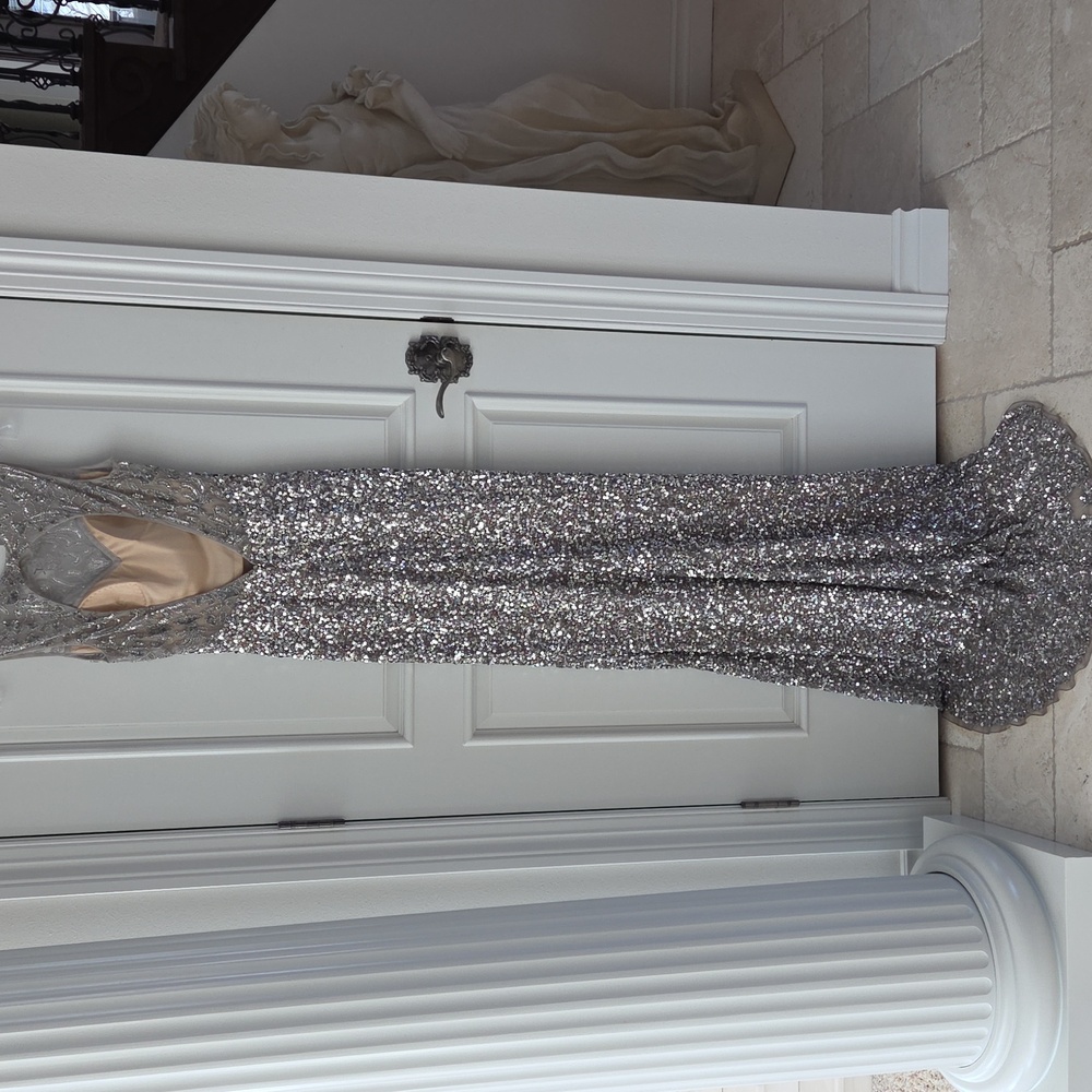 S - Picture 5 of 6